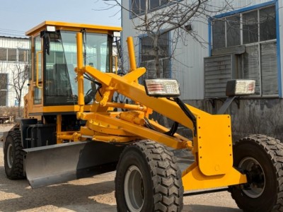 自走式路面平地机 土壤刮平机 农用